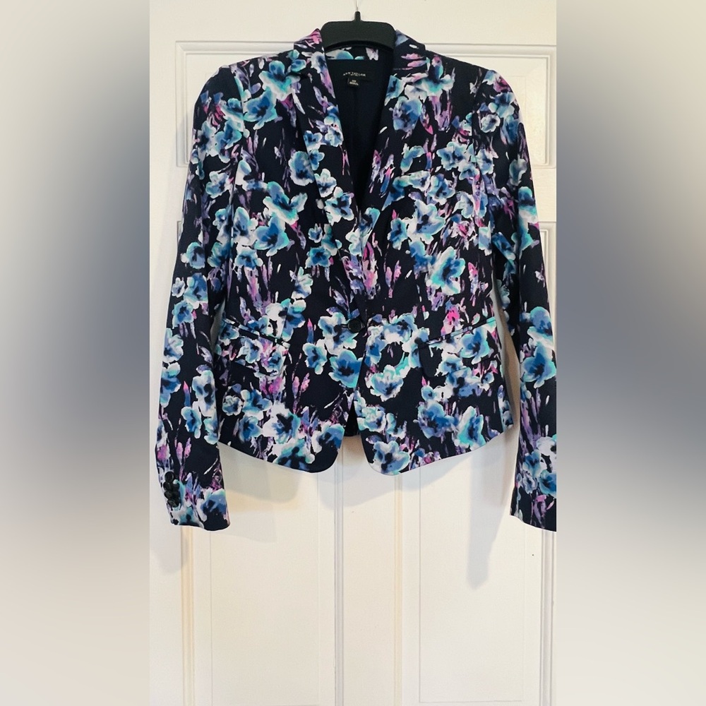 Ann Taylor Blue and Pink Blazer Vibrant Floral Pattern